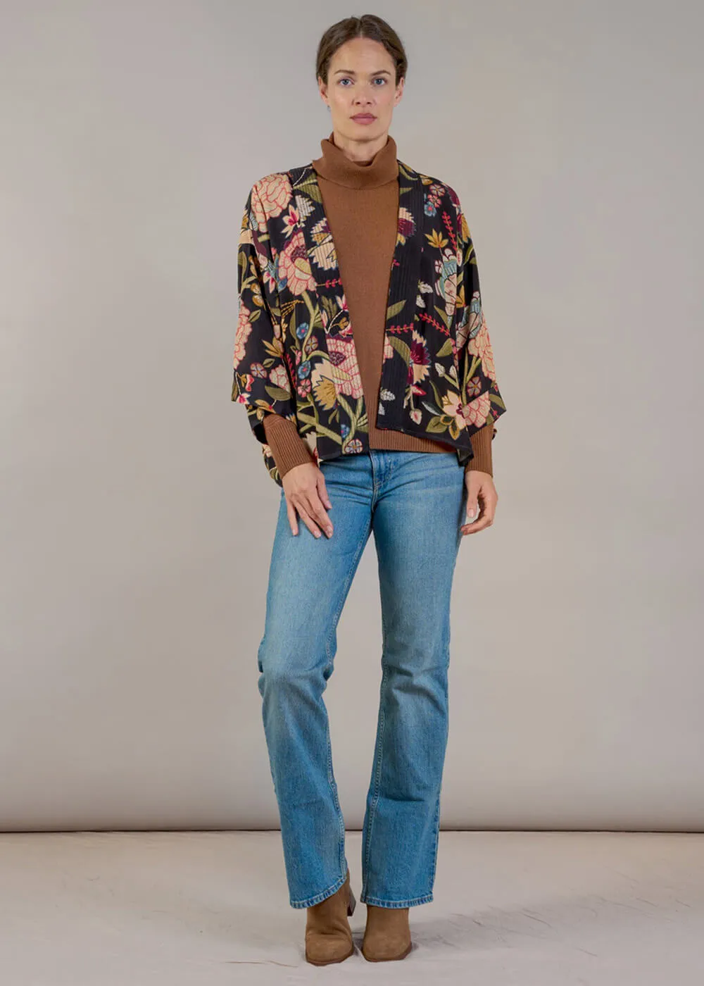 One Hundred Stars Dahlia Crepe Short Kimono Black