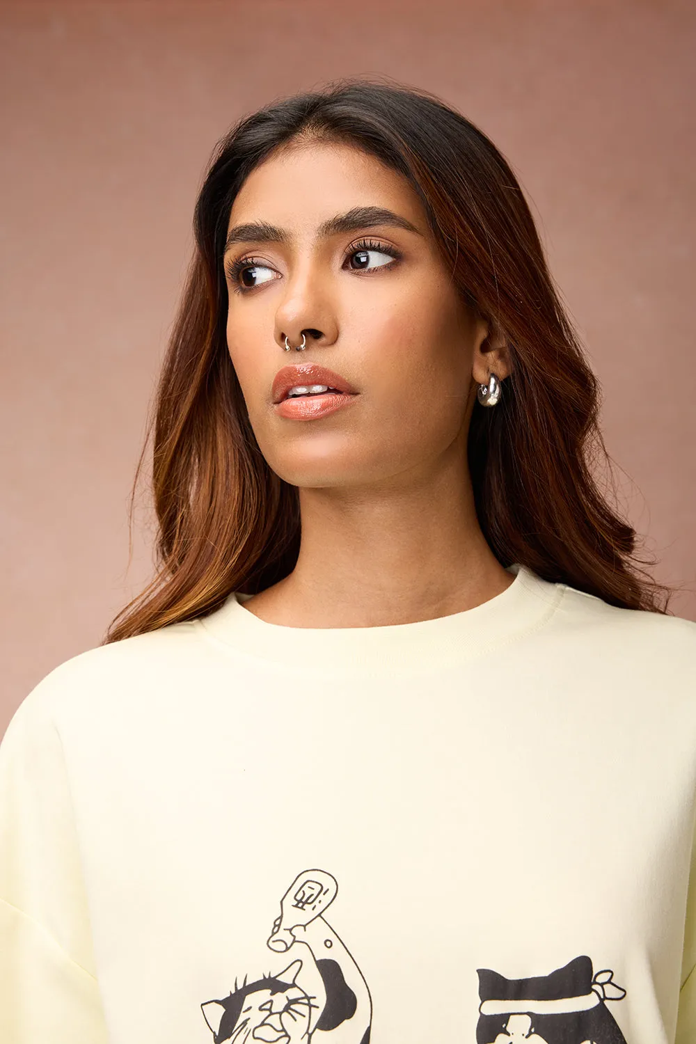 Women's Two Cats Behind Me Yellow T-Shirt